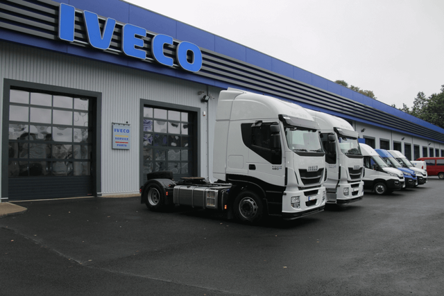 Iveco apkopes centrs – Sekciju vārti SPU-F42 4000x4500 - 22 gab.