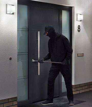 6. Pret ielaušanos izturīgs mehānisms
