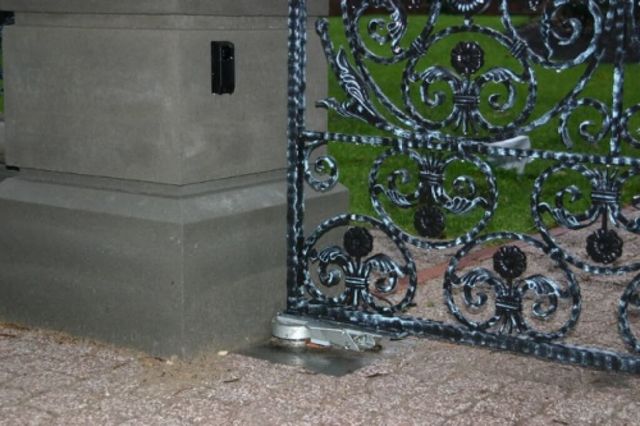 Privātā māja Jūrmalā 1 – Pazemes vārtu piedziņa ELKA