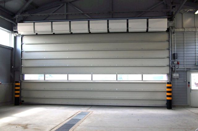 Lidosta "Rīga" – SPU F67 Thermo vārti (izmērs: 9500 x 5000)