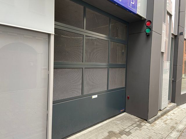 Industriālie vārti - Viennīca “ Hilton “ stāvvieta