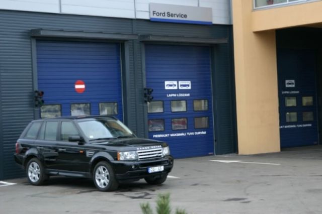 Autosalons "FORD" – SPU vārti